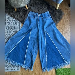 super wide leg frayed and patch worked Zara jeans